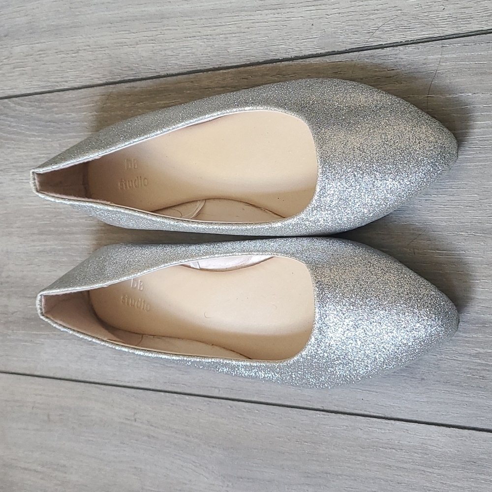 DB Studios Size 7 Silver Glitter Flats
